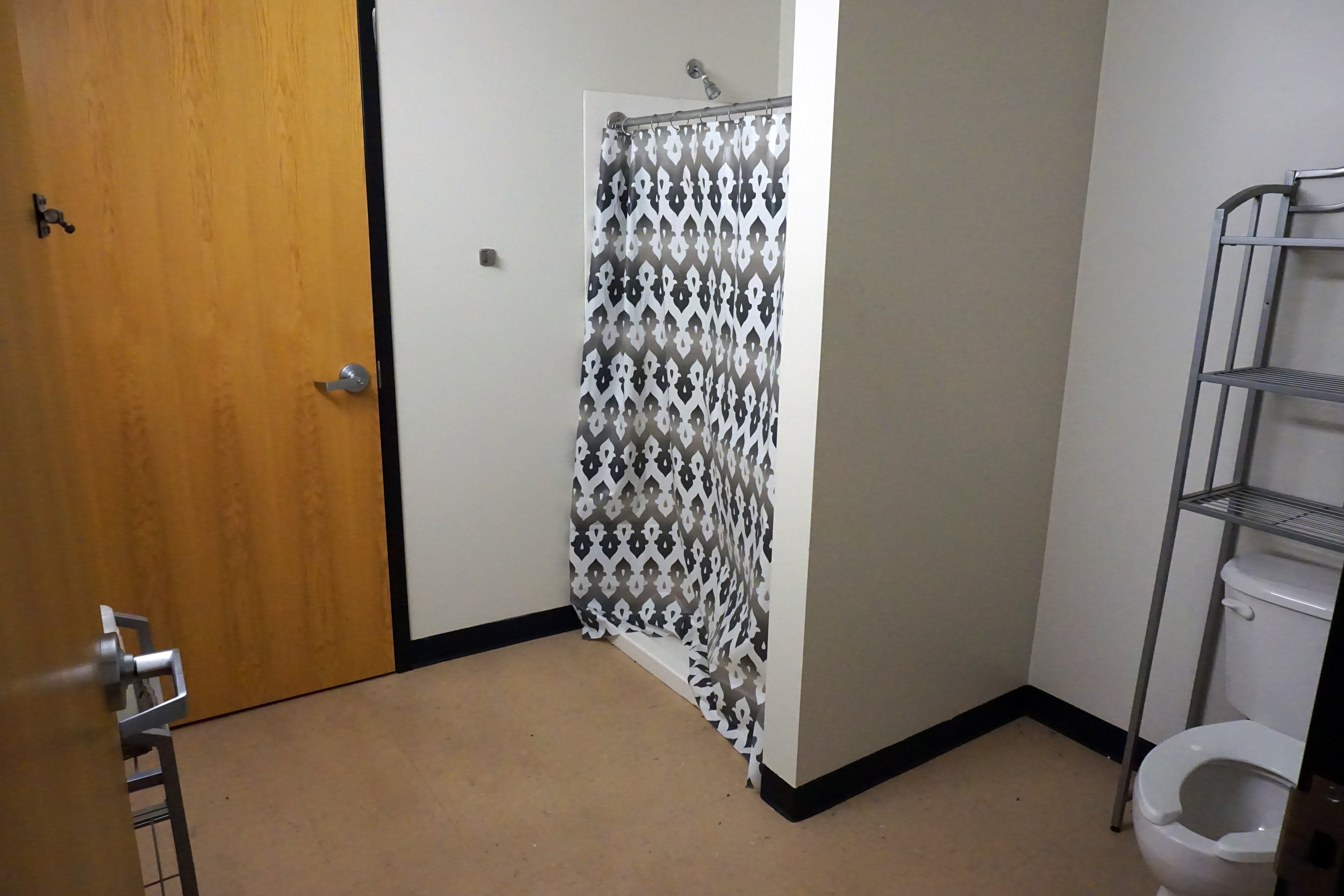 North and Downhour - Bathroom - Interior