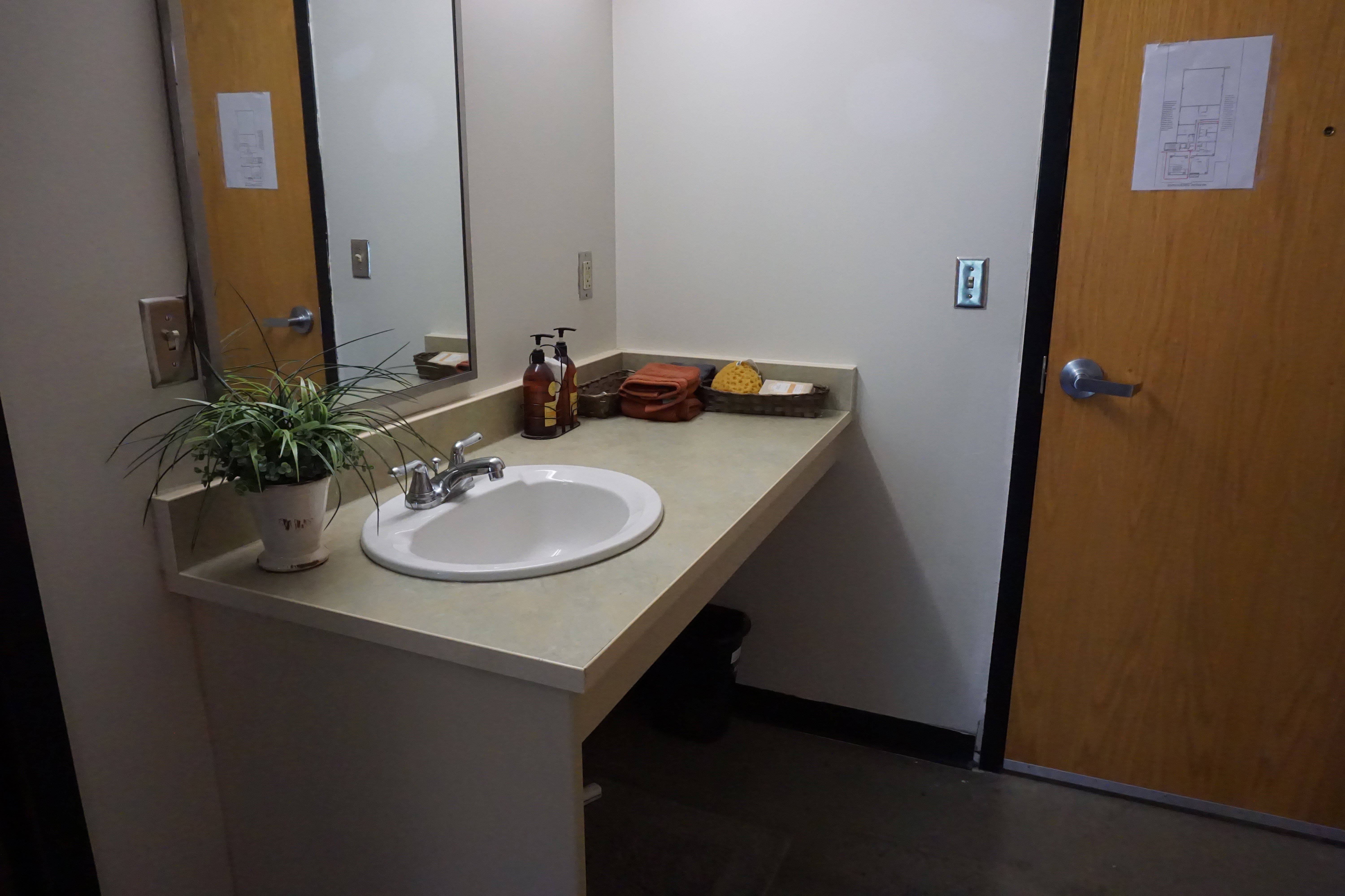 North and Downhour - Bathroom - Interior
