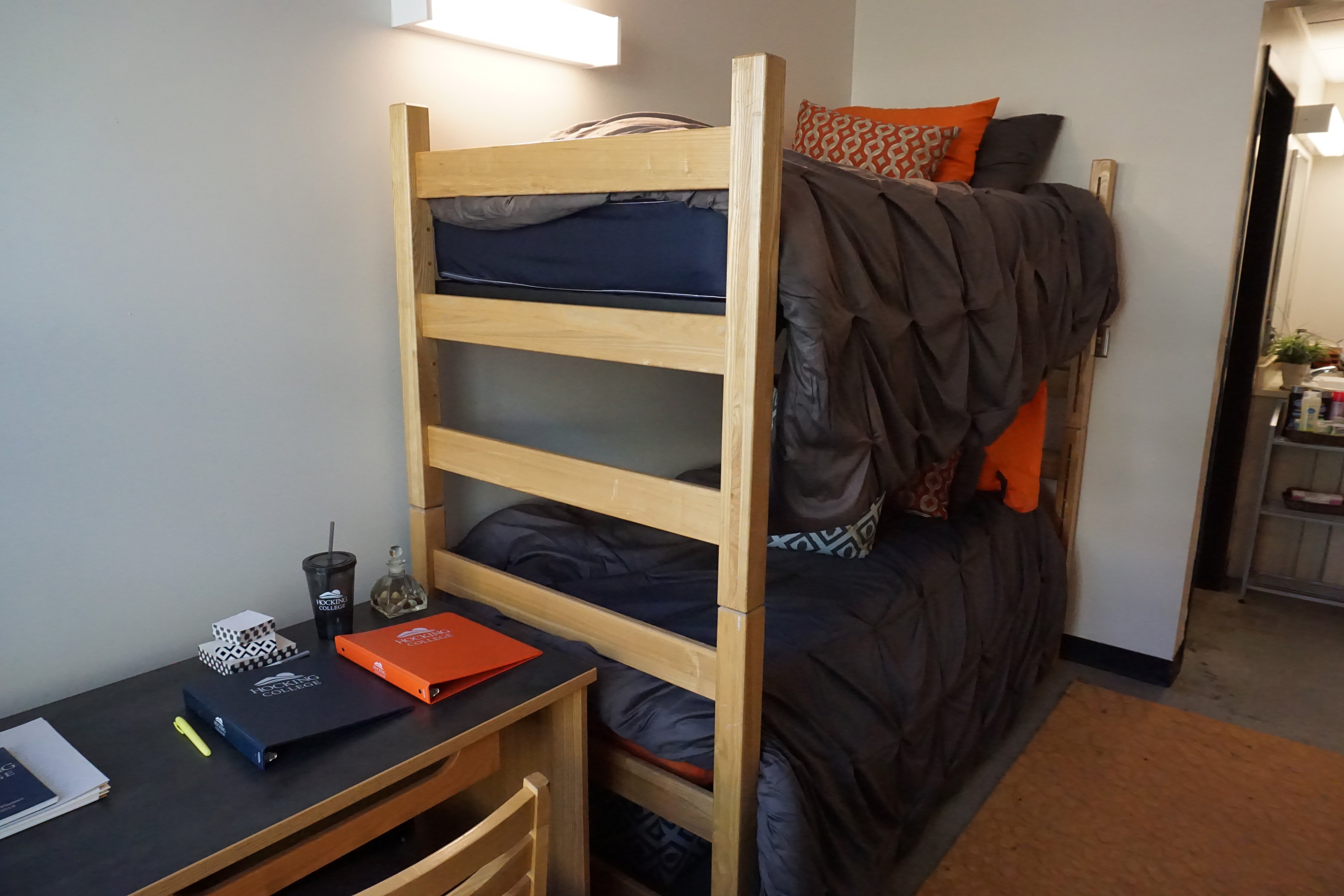North and Downhour - Room - Interior