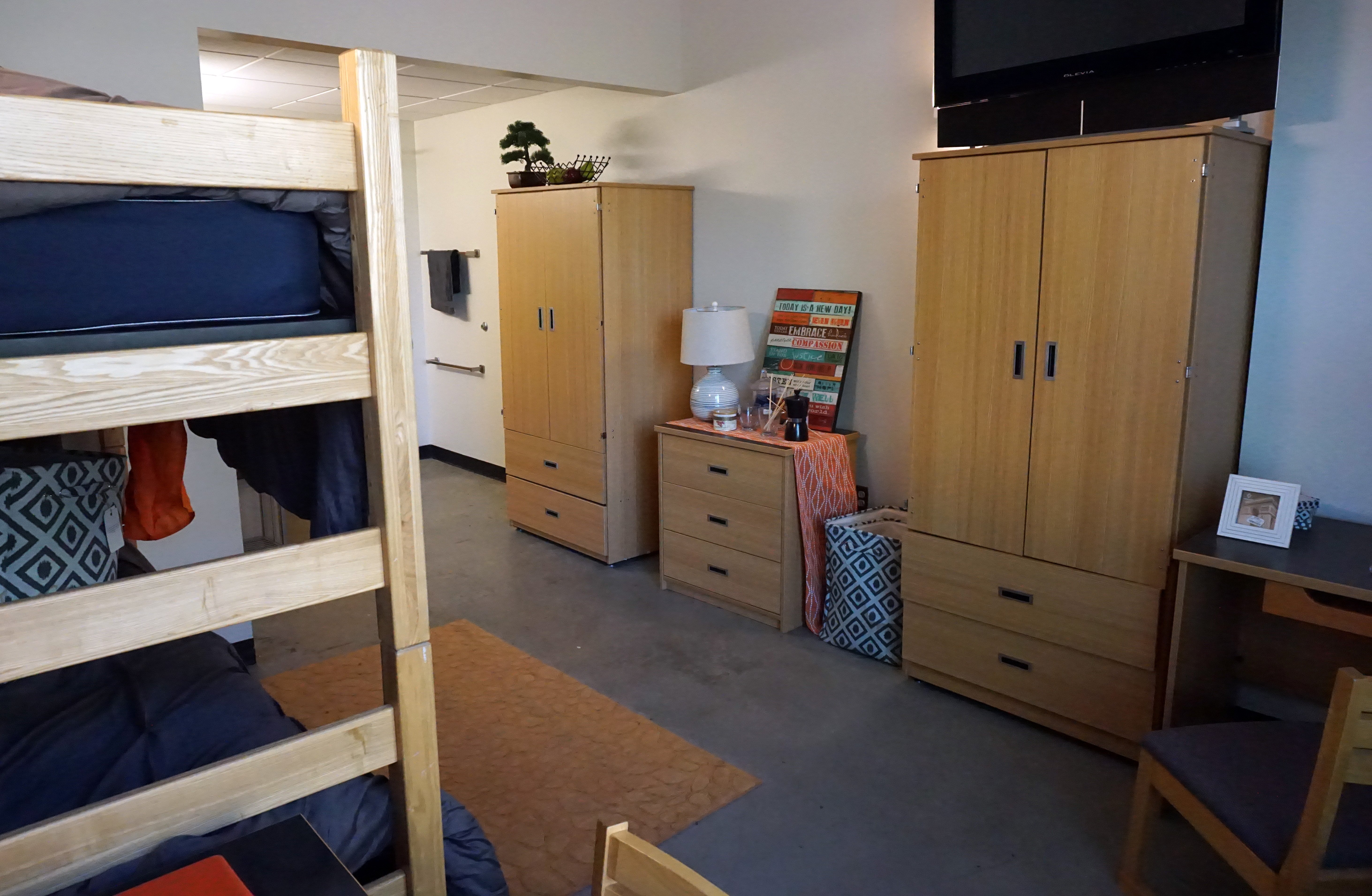 North and Downhour - Room - Interior